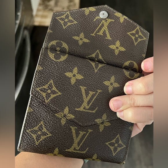 ⭐️ SALE ⭐️ ✨ Authentic ✨ Louis Vuitton Elise Wallet - Picture 5 of 8